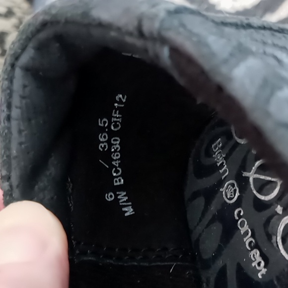 BOC Born Concept  Women's Peggy Charcoal Gray Clog Embossed Detail Size 6/ 36.5 - Picture 3 of 9